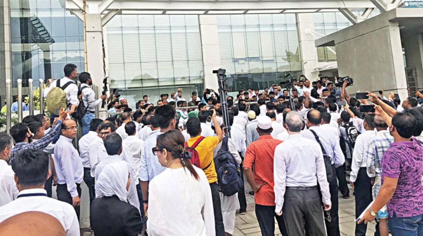 আইনের খসড়ার প্রতিবাদে আয়কর আইনজীবীরা