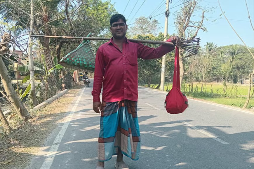 সোনা-রূপার খোঁজে পুকুরে ঝাঁপ দিলেন সাদ্দাম